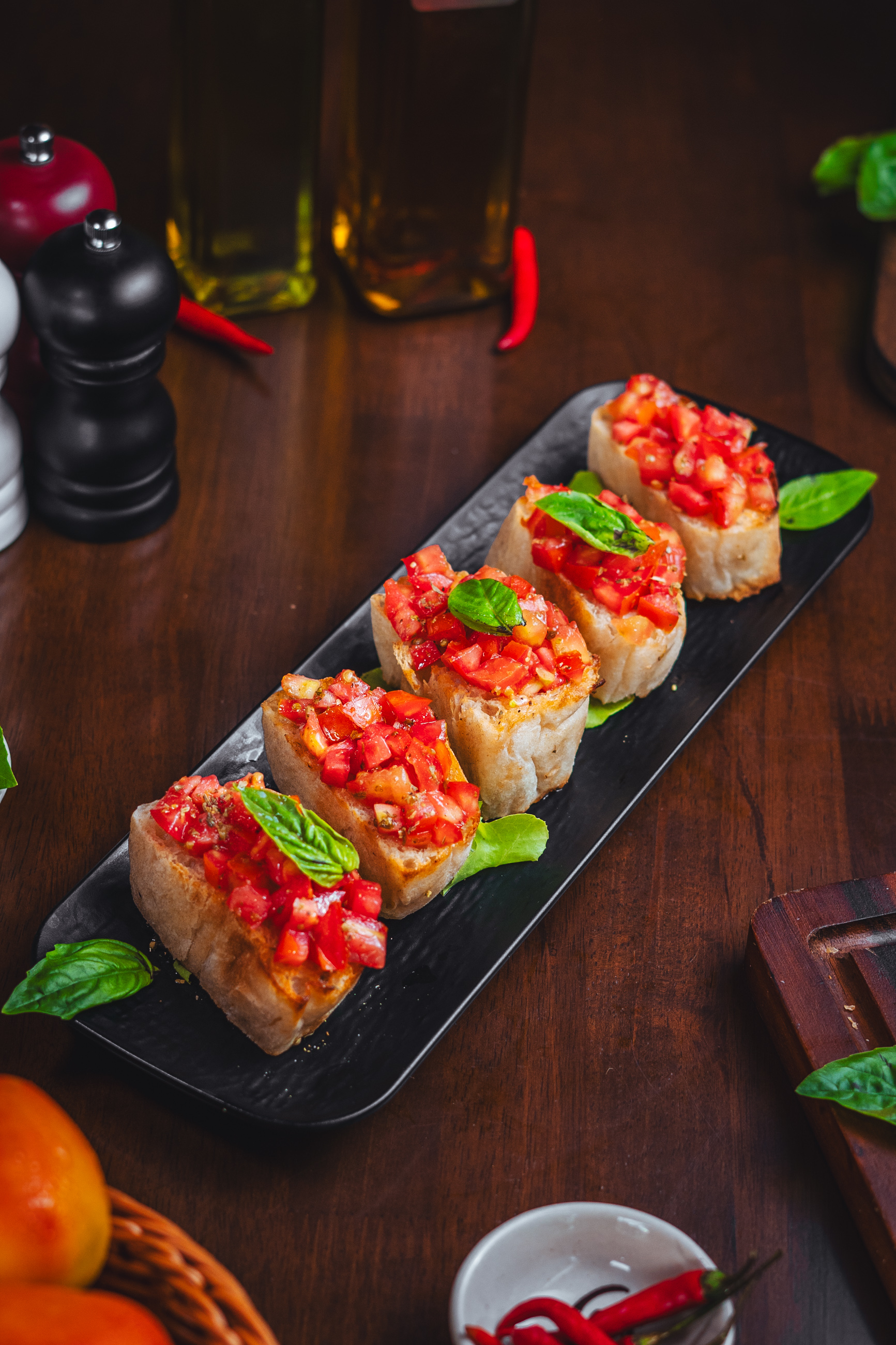Bruschetta pomodoro and Basilico